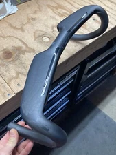 Vision Metron Aero Carbon Road Handlebar 38 cm c-c internal routing drop bars