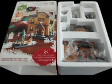 Dept 56 Christmas In The City Series City Park Carriage House w/Accessories NEW