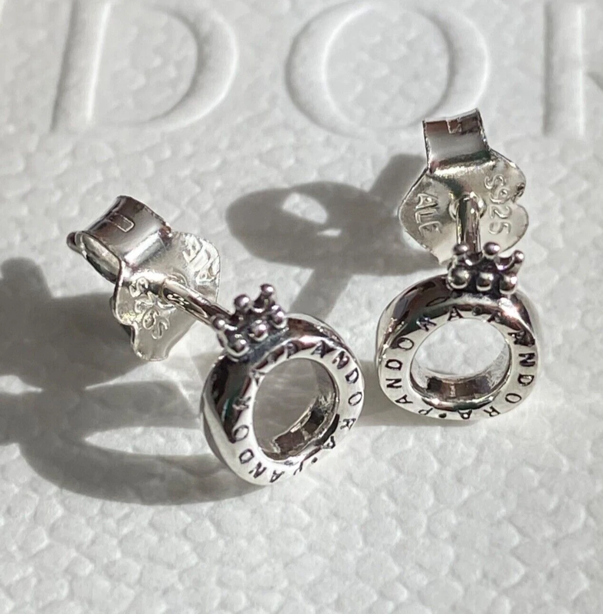 Pandora polished crown o stud earrings deals