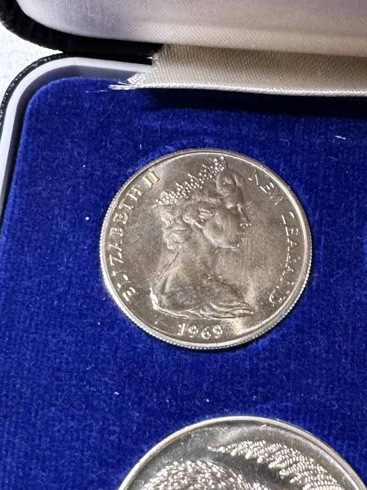 1969 New Zealand 7 Coins Proof Like Set Blue Label - Image 3 of 4