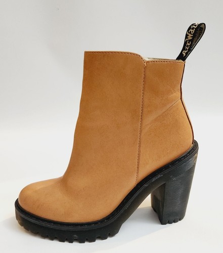 Dr.Martens Women's Magdalena Tan 