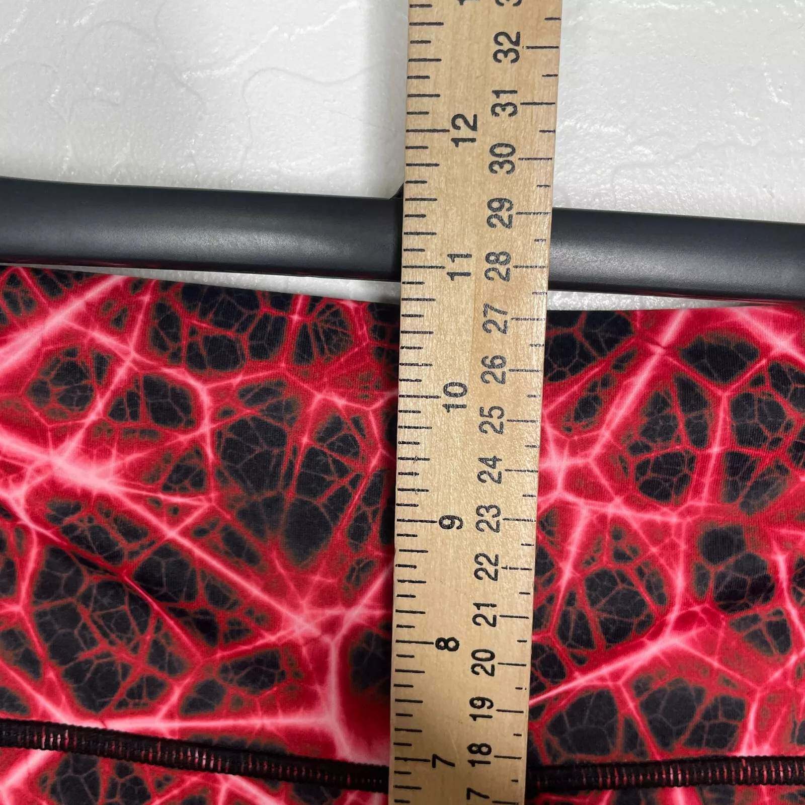 constantly-varied-gear red lightning tie dye pockets shorts