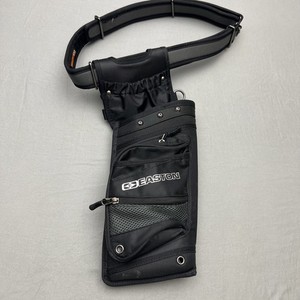 Easton Archery Deluxe Field Quiver with Belt - Right Hand - Black Silver