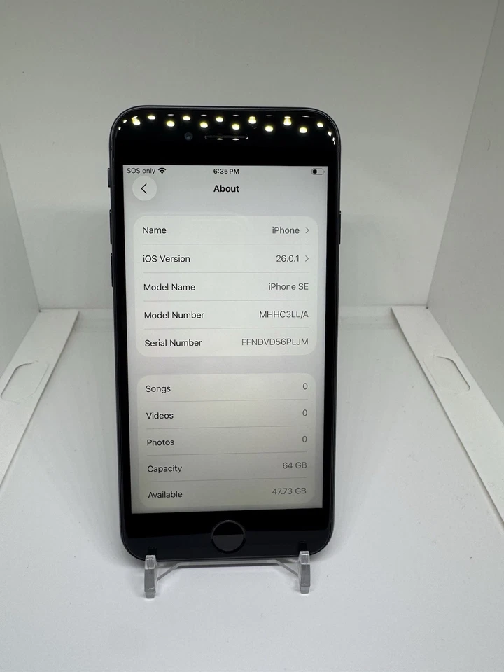 Apple iPhone SE 2ª Generación 64 GB en Negro para Straight Talk Foto 2 de 4