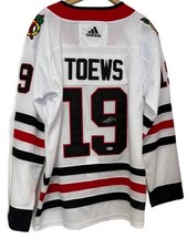 Jonathan Toews NHL Autographed Chicago Blackhawks Signed Jersey Beckett COA