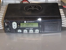 Motorola Radius CM300 438-470 MHz UHF 40W 32-CH Radio CM 300 AAM50RPF9AA1AN