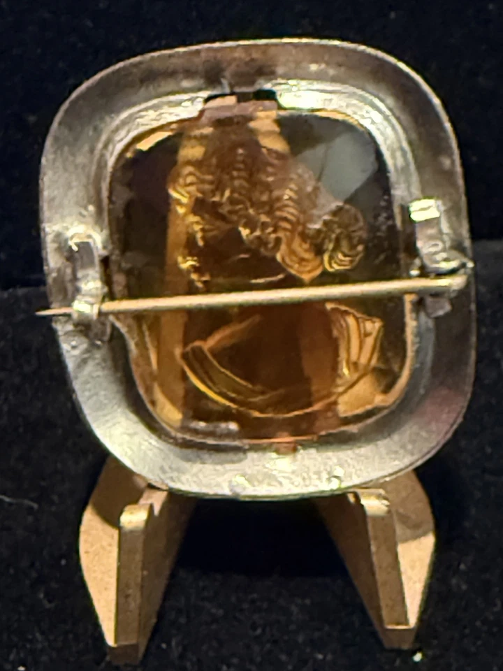 PRECIOSO PIN CAMAFEO ANTIGUO EN BISEL TONO PLATA CIERRE C ERA 1800 Foto 2 de 2