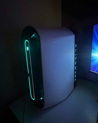 Alienware   Aurora R12 (1TB HDD, Intel Core i7 11700F, 2.5Ghz, 16GB, Windows 11)