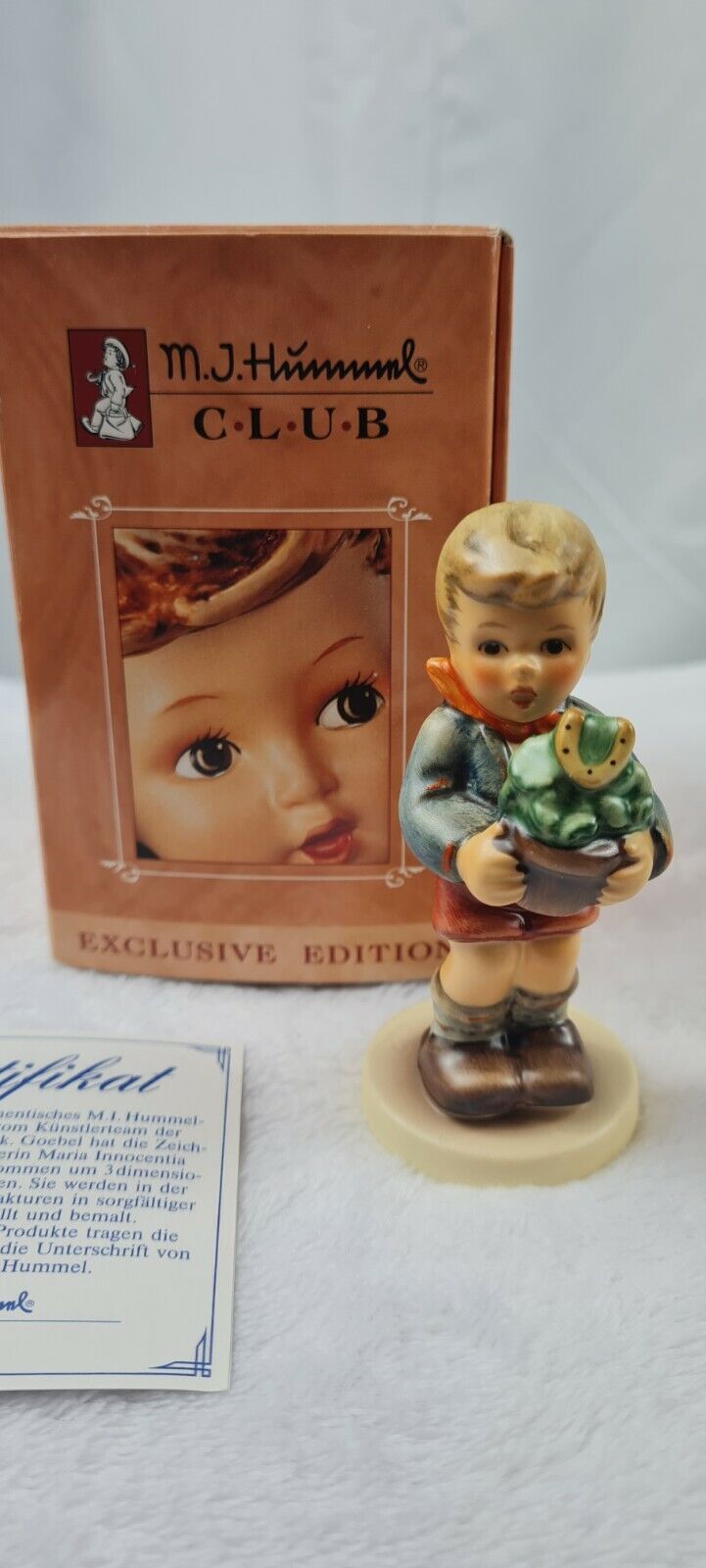 Goebel Hummel Figurine HUM 2071 LUCKY CHARMER  Club Edition 1998 NIB