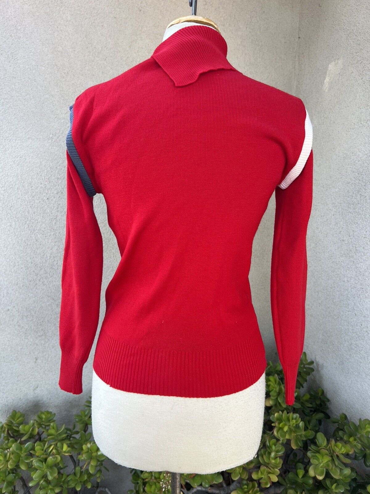 Vtg Sweater 70s red wool ski Sz S/M Hong Kong - image 2