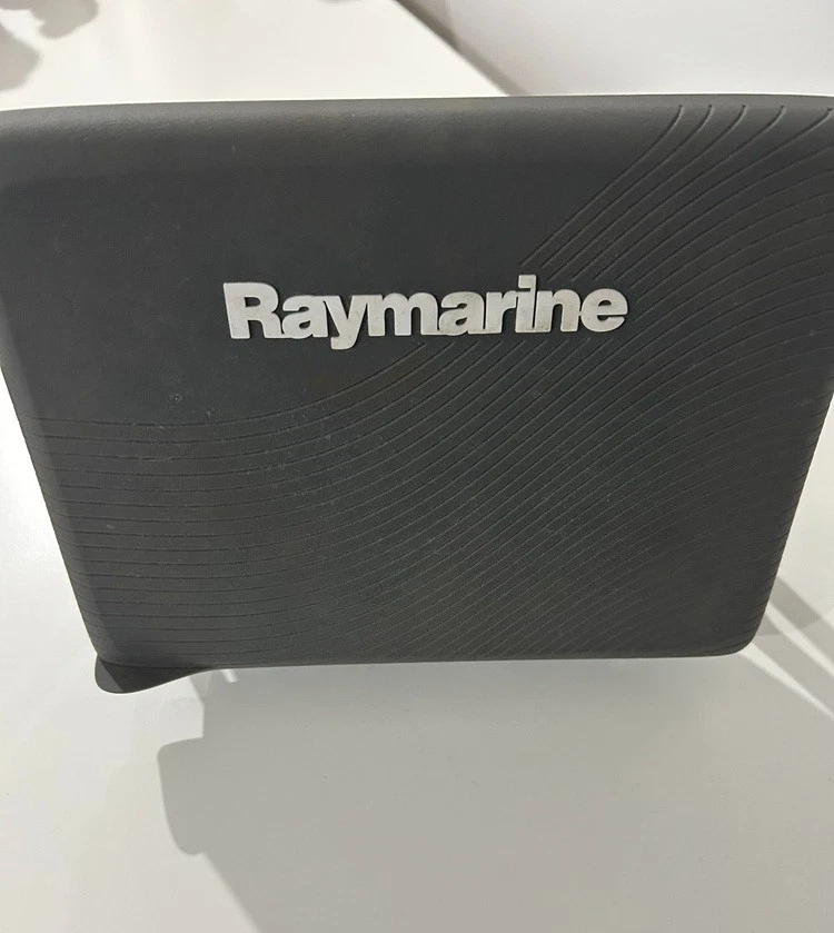 Raymarine a95 E70232 Chartplotter  - image 2 of 4