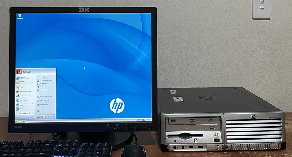 HP Compaq DC7700 Intel Core 2 Duo Windows XP / 7 / 10 SFF Parallel / Serial Port - image 3 of 4