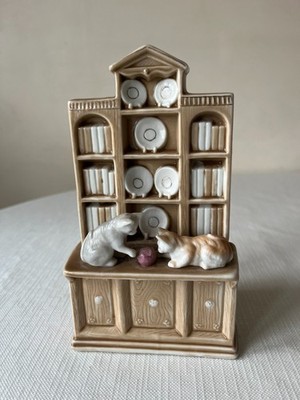 Vintage Keramik Figur Ornament Katzen auf Küchen Sideboard