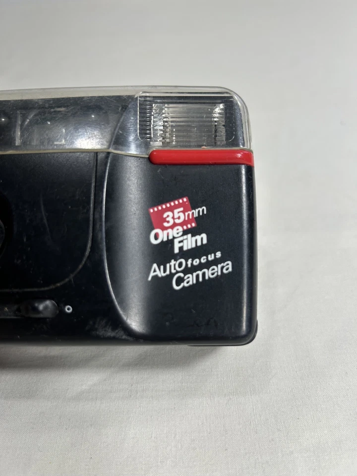 Polaroid 35mm One Film Black Built in Flash Auto Focus Point & Shoot Camera VTG - Image 3 of 4