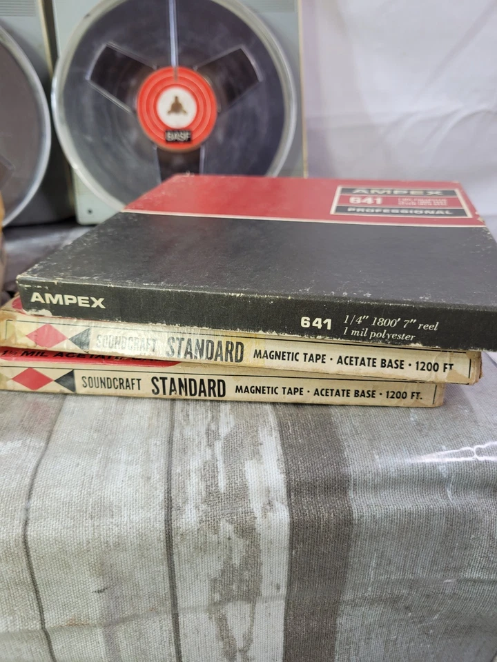 Lote de 8 cintas de carrete a carrete de 7" que se venden como Ampex en blanco, BASF en estuche rígido Foto 3 de 4