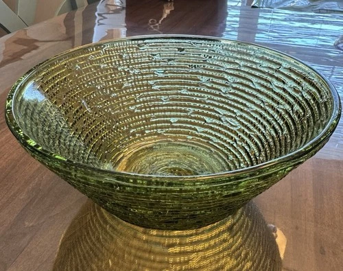 Vintage Anchor Hocking Soreno Avocado Green Glass 8.5” Textured Serving Bowl EC