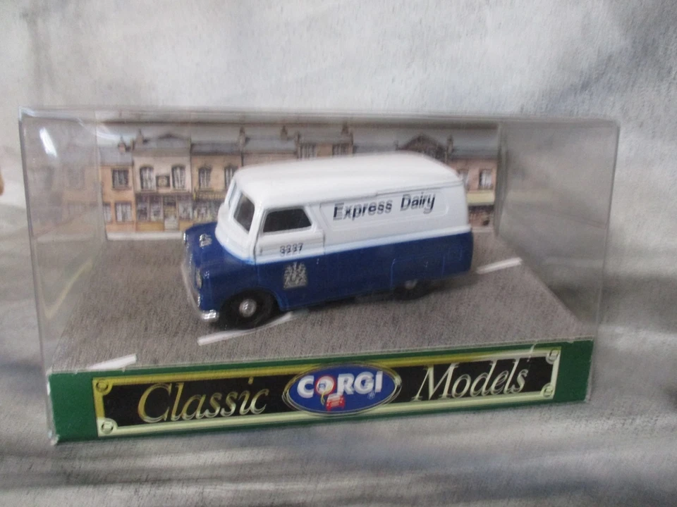Corgi Classic Bedford CA Express Dairy Van  1:35 scale Diecast in Box - Image 2 of 4