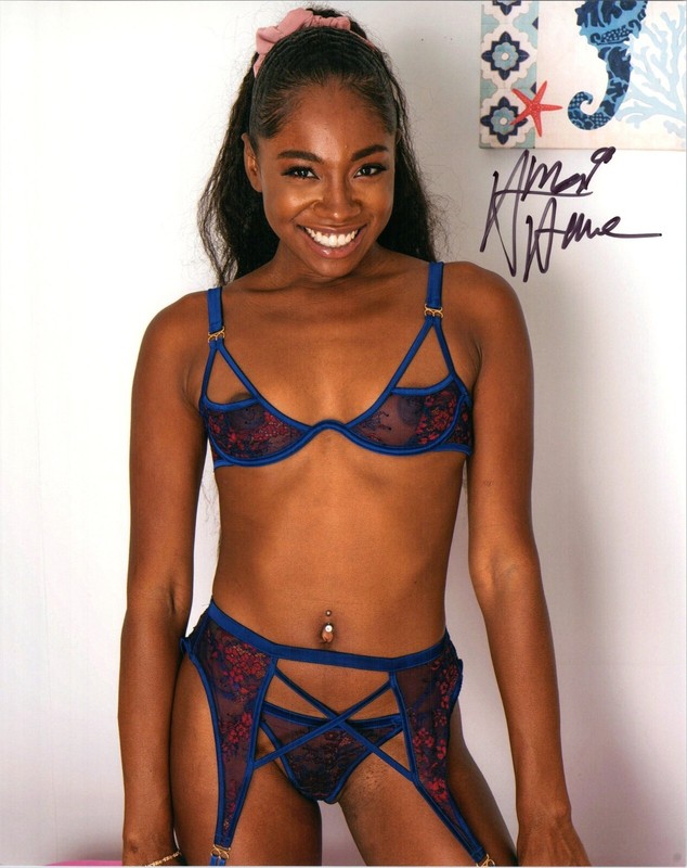 Amari Anne Super Sexy Hot Adult Porn Model Signed 8x10 Photo COA Proof 76C