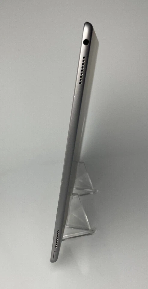 Apple iPad Pro 12.9" 128GB Space Grey - Spares + Repairs Ref1505 - Image 4 of 4
