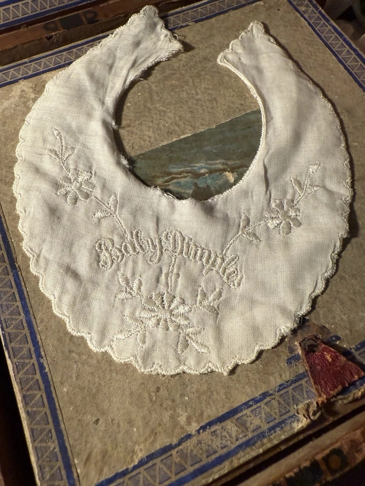 Babero de fábrica Effanbee Baby Dimples Foto 2 de 4