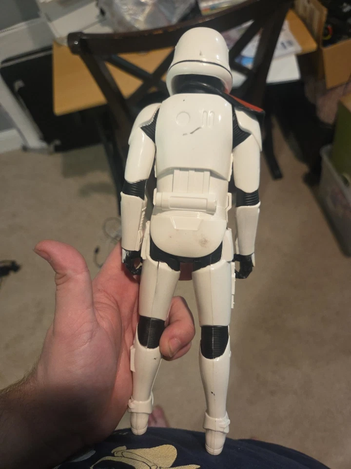 Figura de acción Hasbro Star Wars Imperial Stormtrooper First Order Captain C-3632A Foto 2 de 4