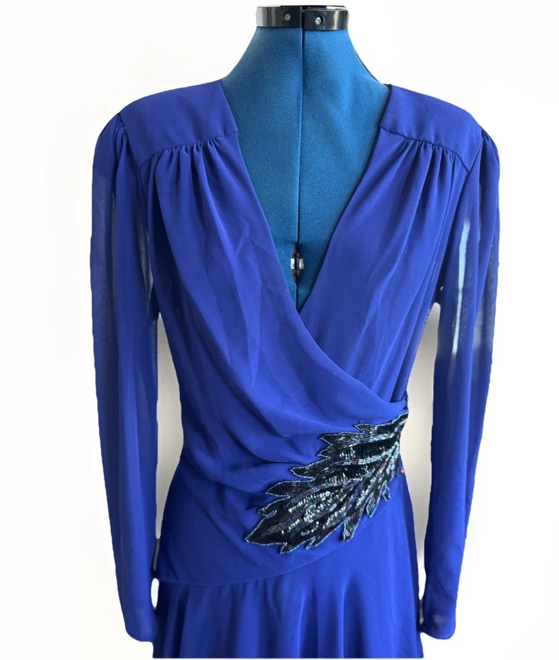 Vestido midi vintage años 80 Casadei azul manga larga con cuentas lentejuelas cintura ajuste estilo 10 Foto 2 de 4