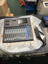 Yamaha MGX 12 18-Channel Digital Mixing Conso...