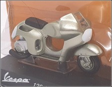 Altaya 1/18 Scale Diecast #29 - 1950 Piaggio Vespa 125 Circuito - Met Green