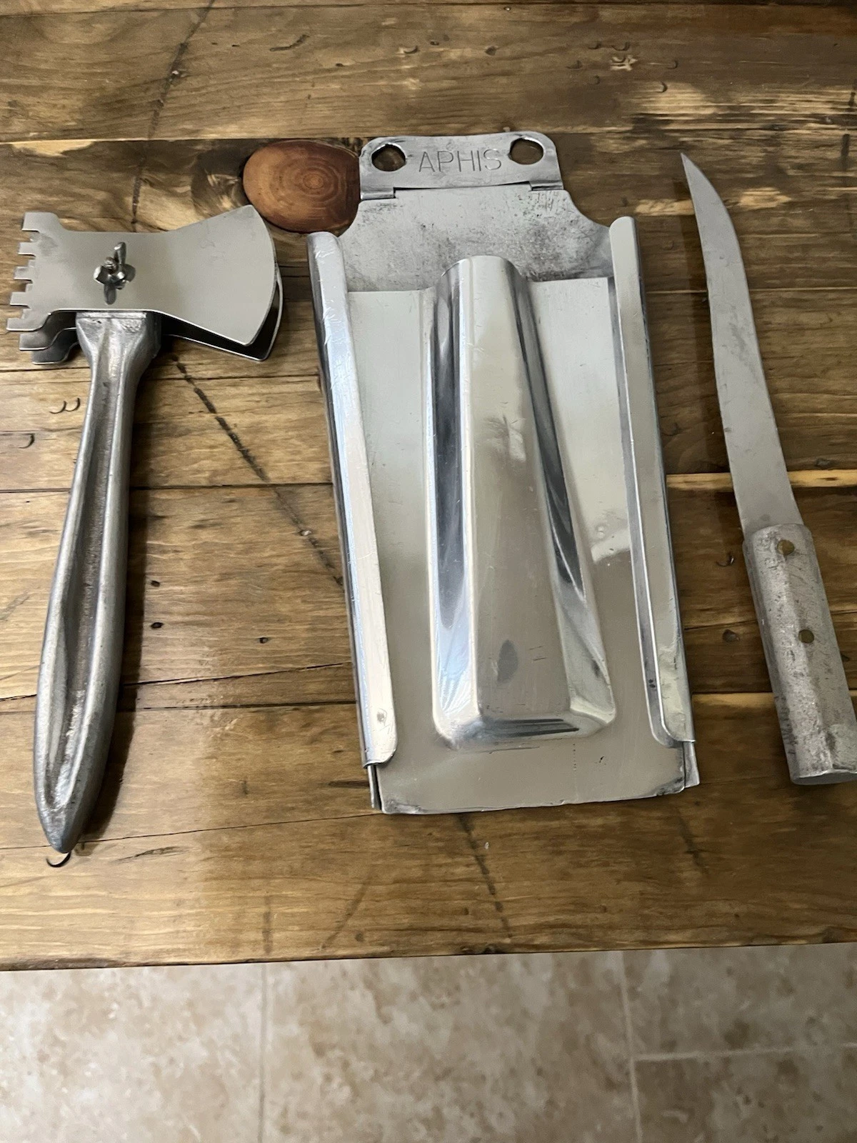 Vtg APHIS Aluminum Butcher Knife Scabbard W/Knife & Meat Tenderizer Free Ship US
Opens in a new wind