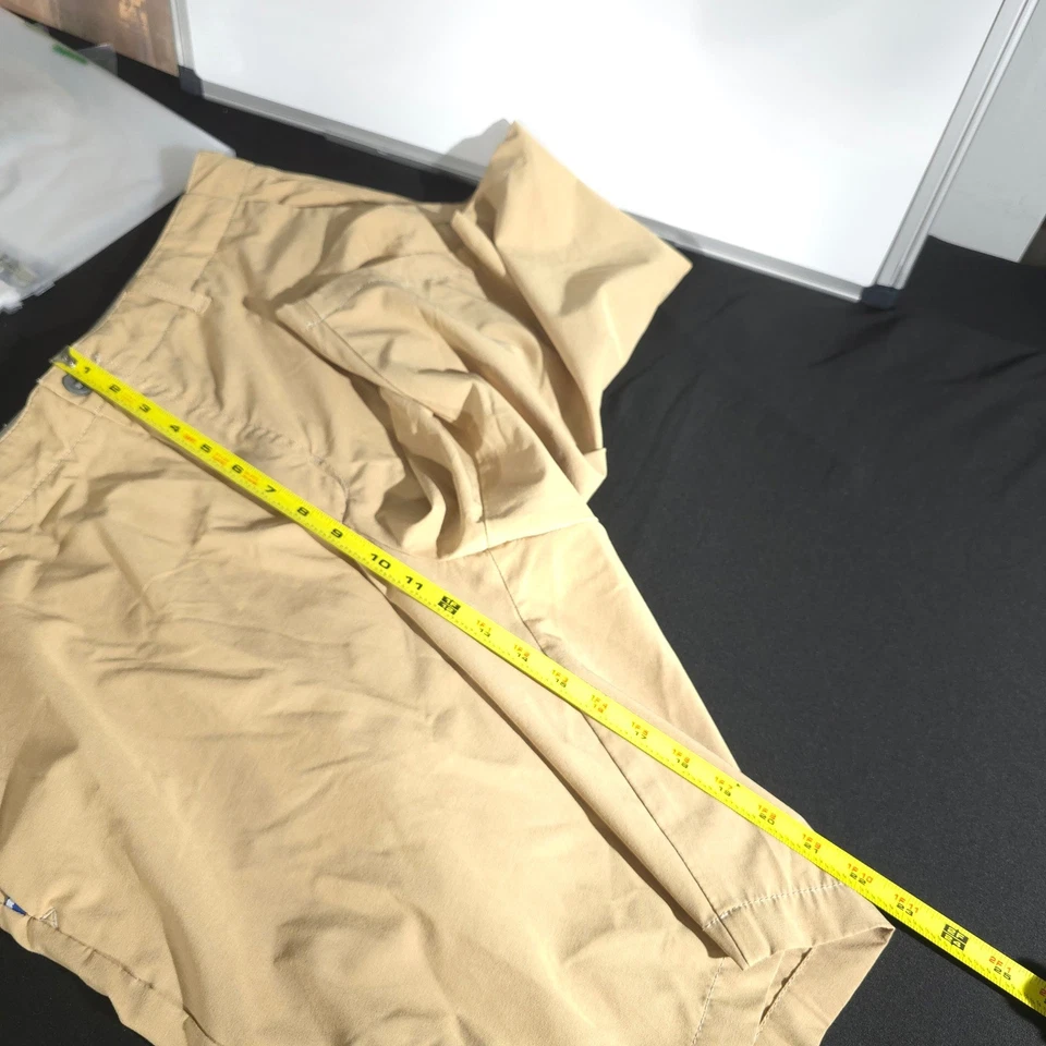 Pantalones Cortos de Golf Tommy Bahama Para Hombres Frente Plano Caqui Talla 38 Exterior Informal Rendimiento Foto 3 de 4