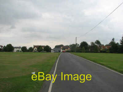 Foto 6x4 Langley Upper Green: Cricketboden Die Straße kreuzt das Outfie c2007