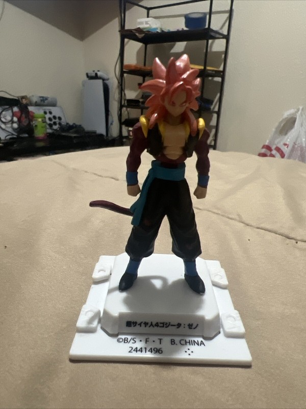 Super Saiyan 4 Goku 