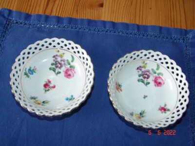 2 Porzellanschalen Jugendstil Durchbruchrand Blumen - Schumann