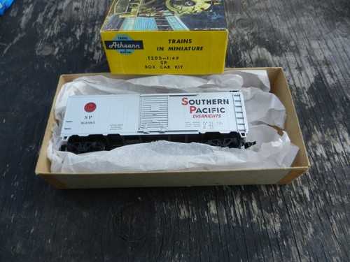 ATHEARN #1205 SOUTHERN PACIFIC "OVERNIGHTS' SILVER 40' SNG DR BOXCAR #163985