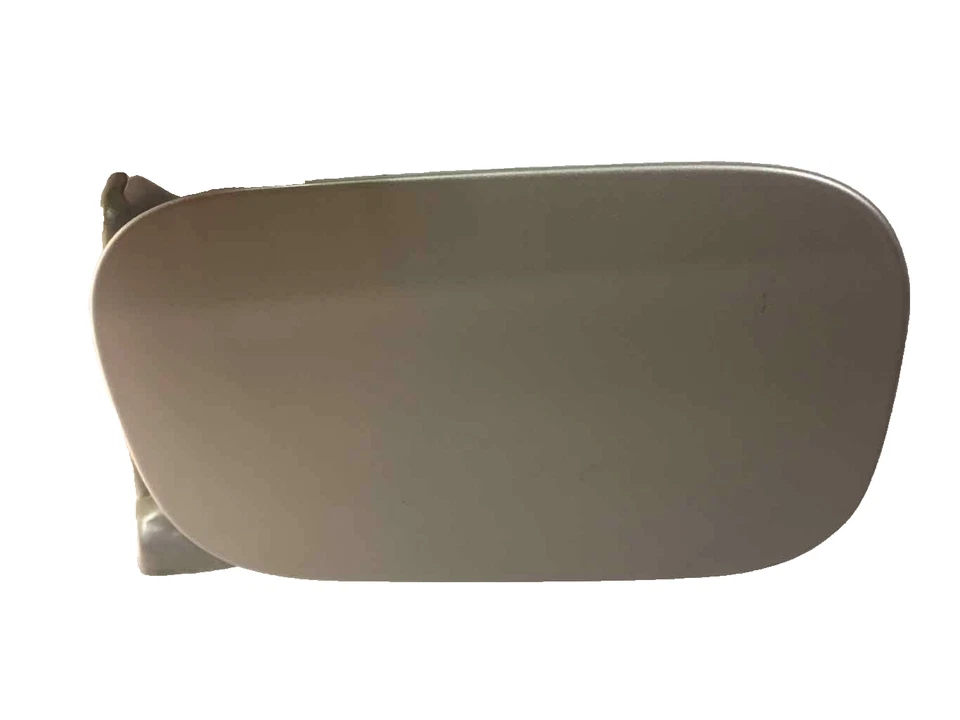 Audi A4 2002 2003 2004 2005 sedán vagón tanque de combustible puerta tapa de llenado de gasolina plateada Foto 2 de 4