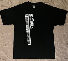 ORIGINAL 2011 MUSIC MIDTOWN PIANO KEYS BLACK CONCERT SHIRT MINT LG  Coldplay