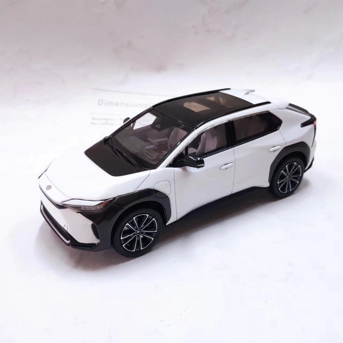 BZ4X 1/30スケールミニカー5台セット BZ4X 1/30スケールミニカー5台セット 1/30 TOYOTA BZ4X (EA10