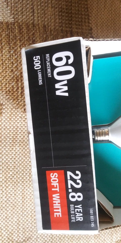 Ecosmart 60w Watt Led Medium Base Soft White Flame Tip Candelabra Base 4 LOT - Image 3 of 3