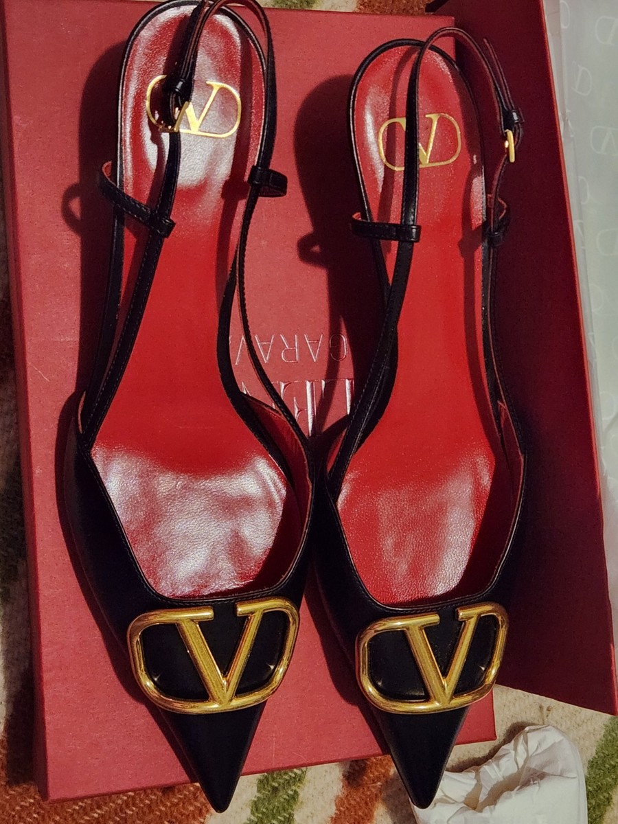 ♡*様 【VALENTINO】パンプス　ヒール　レッド　Vロゴ　36 1/2 Valentino V Logo Signature Black Leather Slingbacks Size 42 New in