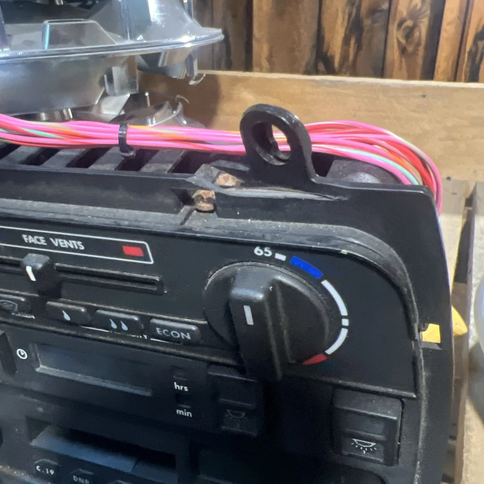 Jaguar Xj 1984 radio y climatización reloj bloqueo eléctrico Foto 3 de 4