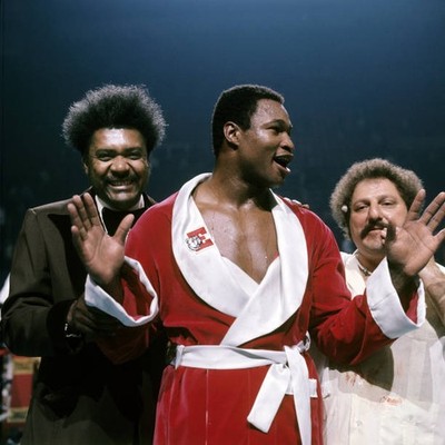 Larry Holmes victorious with promoter Don King and trainer Richie - Old Photo 1