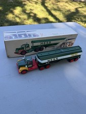 Hess Gas & Oil Advertising Tank Trailer Truck, Green/White/Red/Yellow w/ Box
