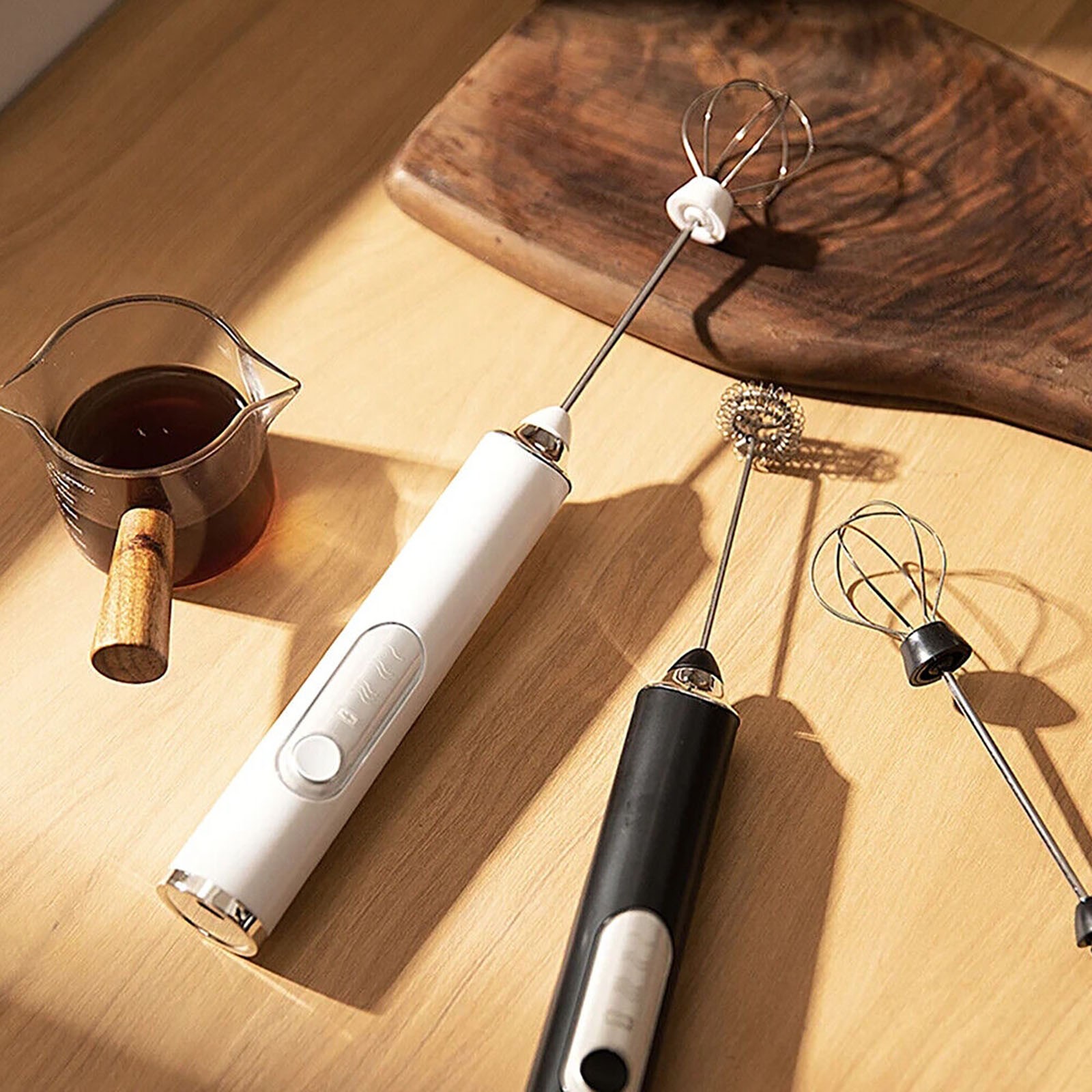 White Foamer Kitchen Tool Milk Frother Egg Beater Electric Stirrer Whisk Mixer u