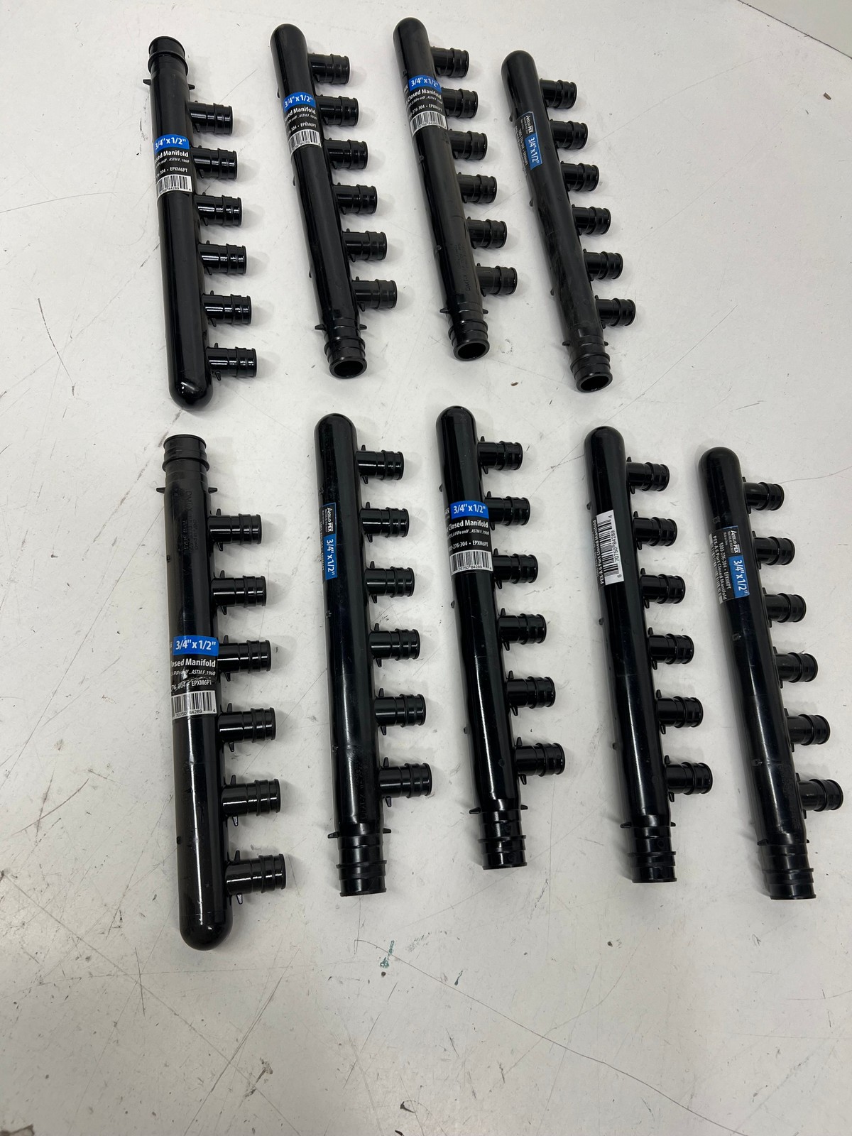 9PK Apollo 3/4in. PolyAlloy PEX-A Expansion InletsX1/2in. 6-Port Closed Manifold