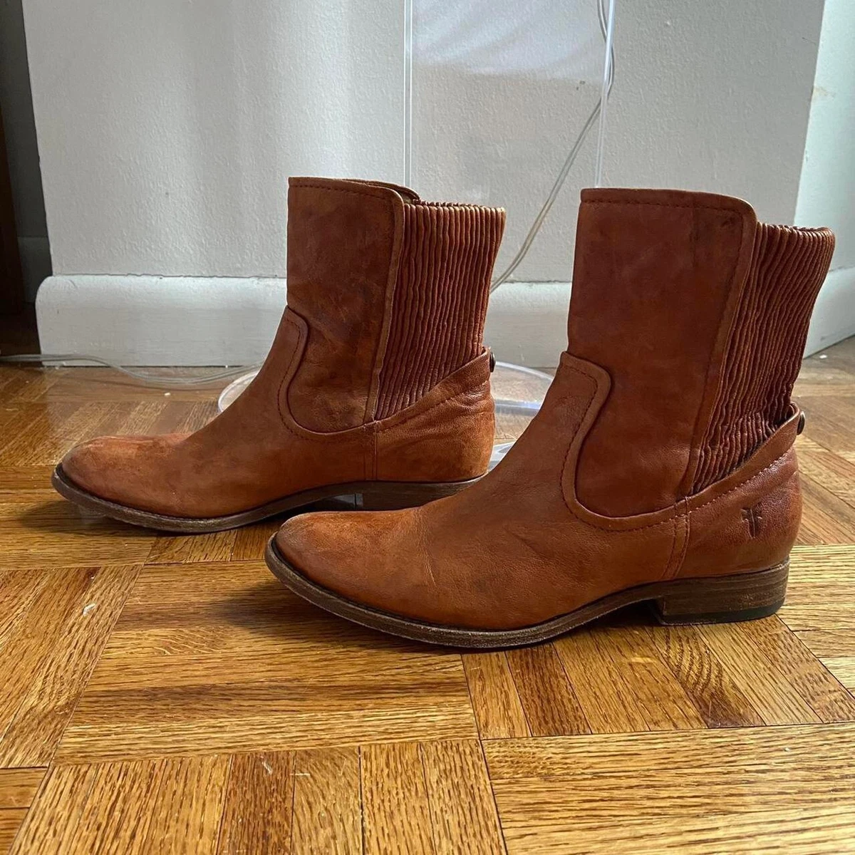 Frye boots deals fit
