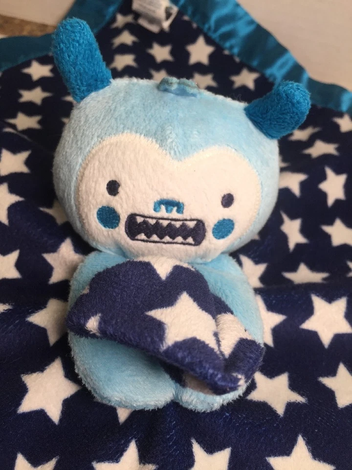 老式海军蓝怪物白色星星男宝宝安全毯爱缎 — 第 2/4 张图片