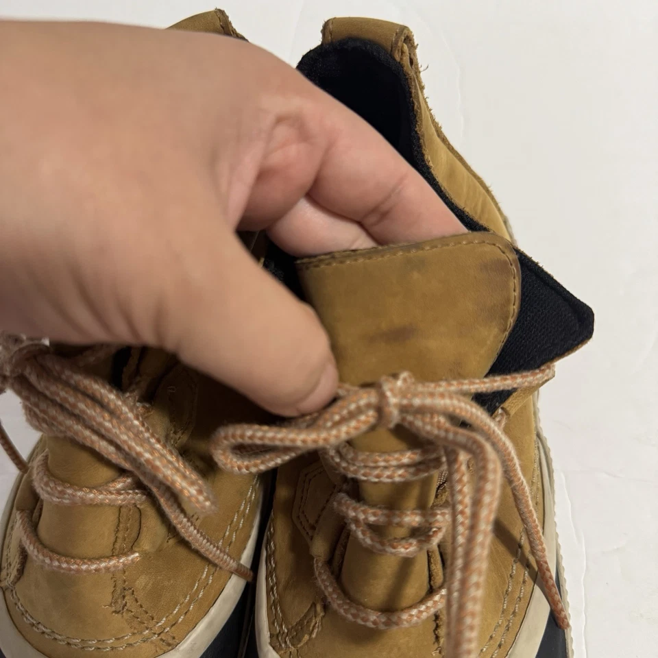 Bota de pato Sorel Out n About de cuero tostada negra con cordones impermeable para mujer talla 8 Foto 4 de 4