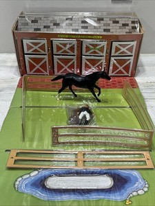 1986 Breyer Vintage Bitsy Stable Set w/ Horse & Rider Rare Carrying Case