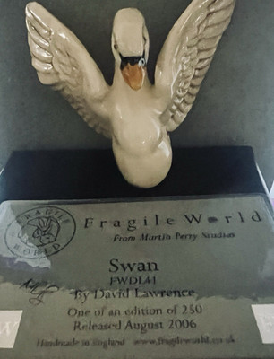 Fragile World Swan 2.5'' Figurine 2006 FWDL41 Harmony Kingdom Founder LE 250 NOS