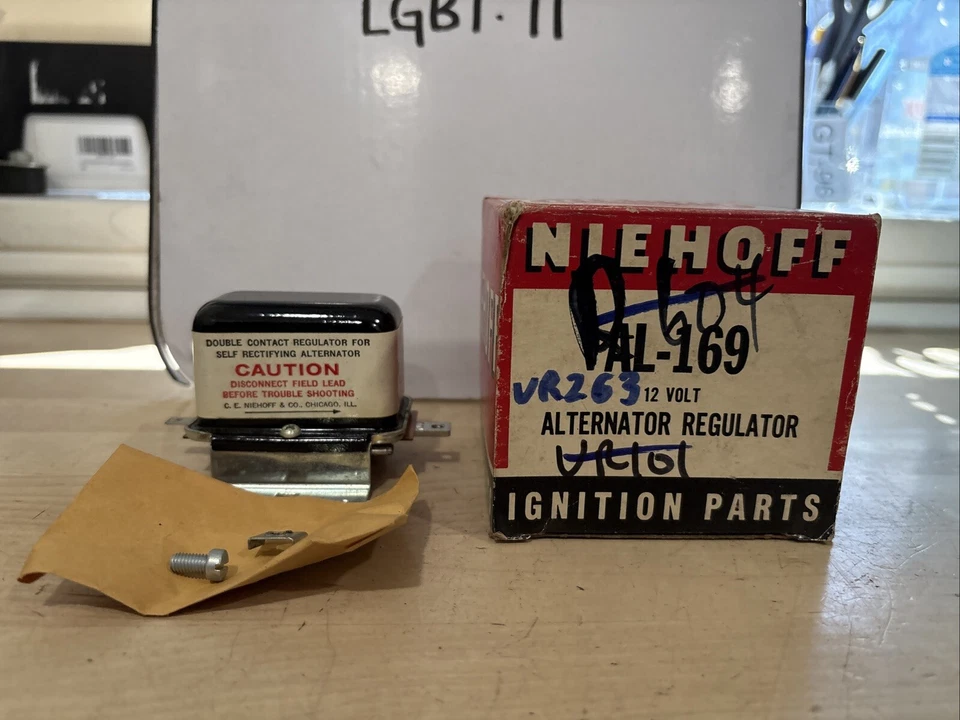 Regulador alternador Niehoff AL-169 12V con hardware Foto 2 de 4